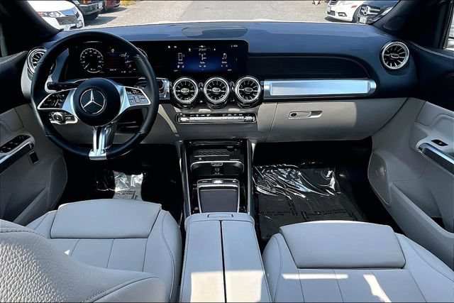 Used 2026 Mercedes-Benz GLB 250 4MATIC image 12
