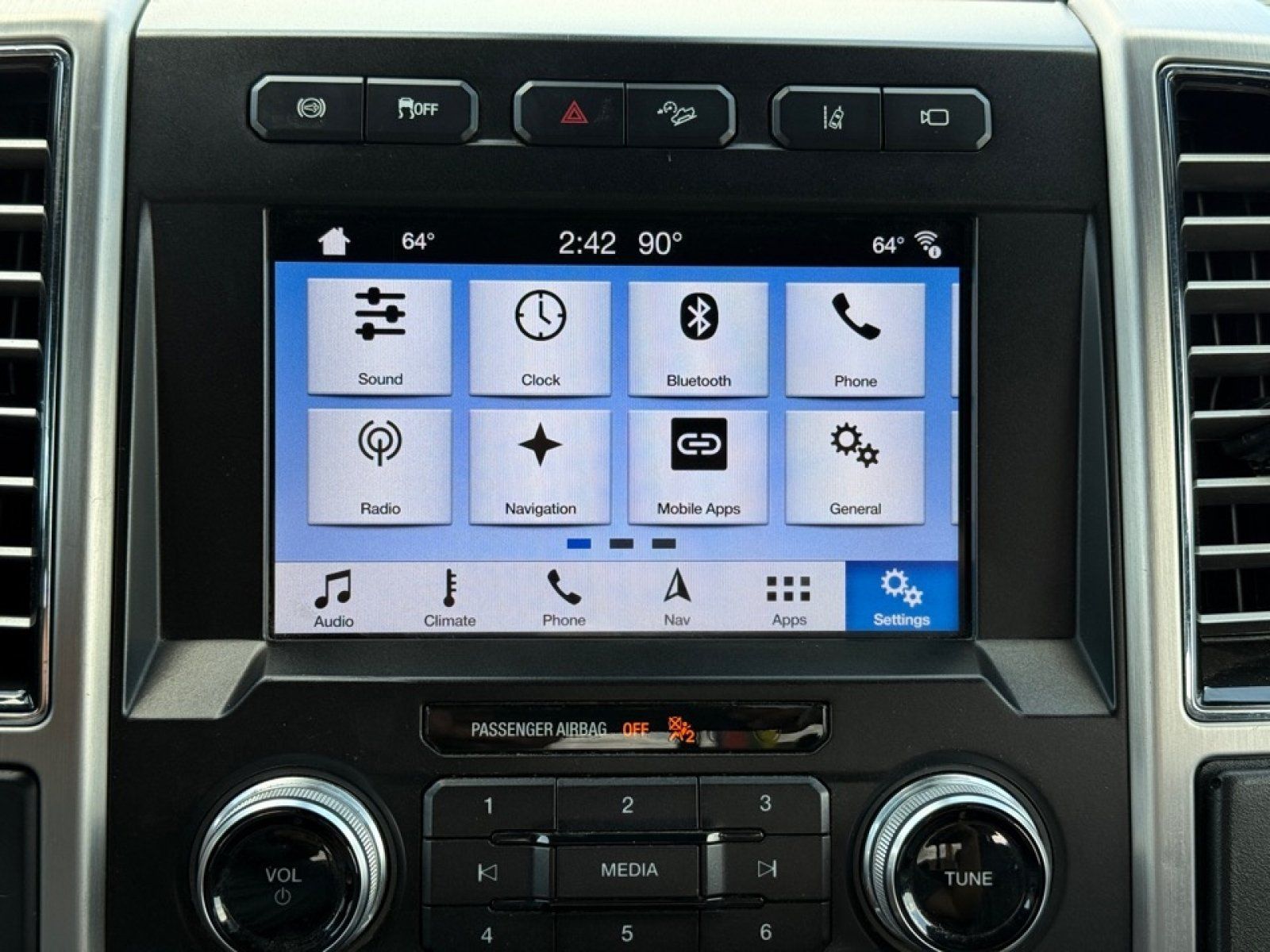 Used 2019 Ford F350 Platinum w/ Platinum Ultimate Package AWD/4WD image 16