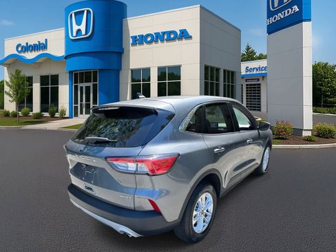 Used 2022 Ford Escape SE image 6