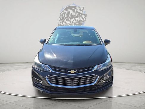 Used 2017 Chevrolet Cruze Premier FWD image 2