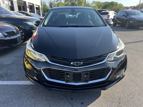 Used 2017 Chevrolet Cruze LT w/ Sun And Sound Package image 2