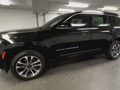 Used 2024 Jeep Grand Cherokee L Overland w/ Advanced Protech Group III AWD/4WD image 4