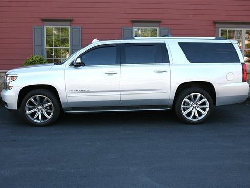 Used 2015 Chevrolet Suburban LTZ AWD/4WD image 4