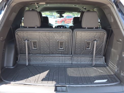 Used 2023 Chevrolet Traverse LT w/ LPO, Floor Liner Package AWD/4WD image 29