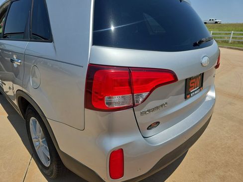 Used 2014 Kia Sorento LX AWD/4WD image 29