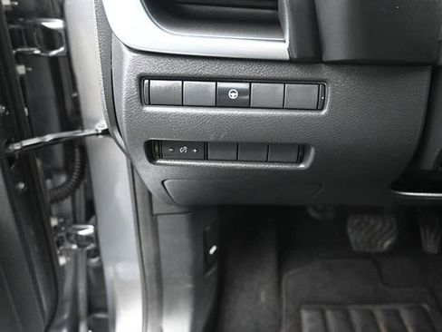 Used 2021 Nissan Rogue SV FWD image 8