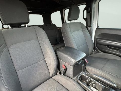 Used 2021 Jeep Wrangler Unlimited Sport image 21