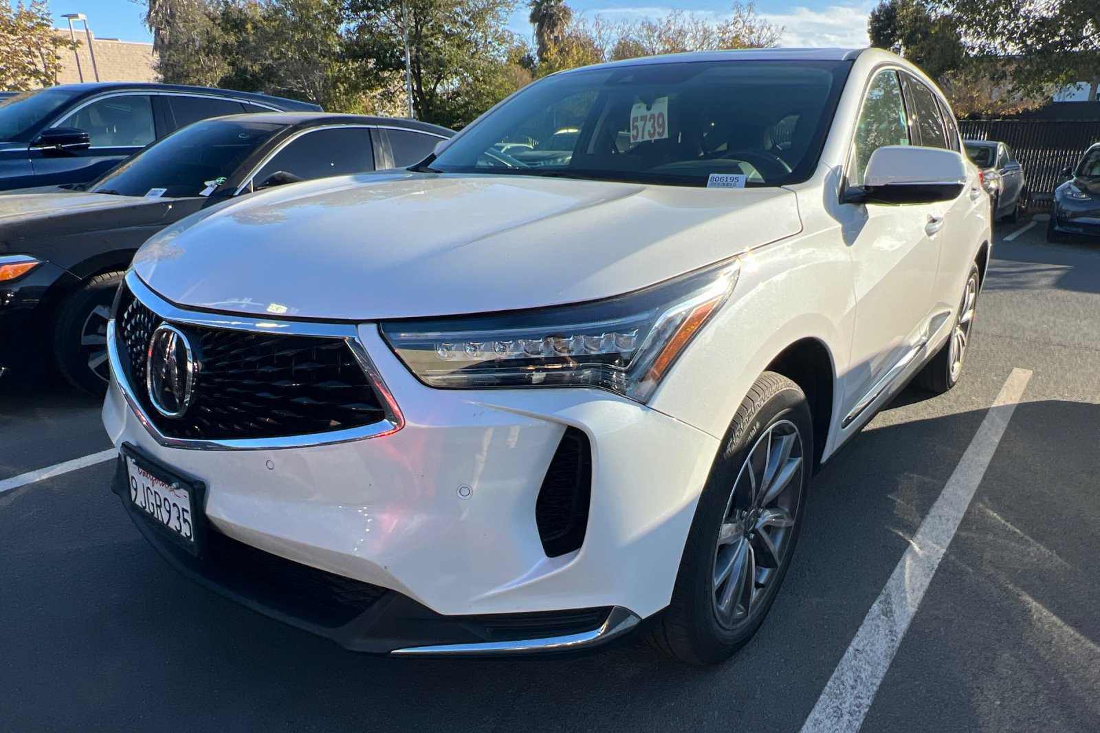 Used 2023 Acura RDX w/ Technology Package AWD/4WD image 2