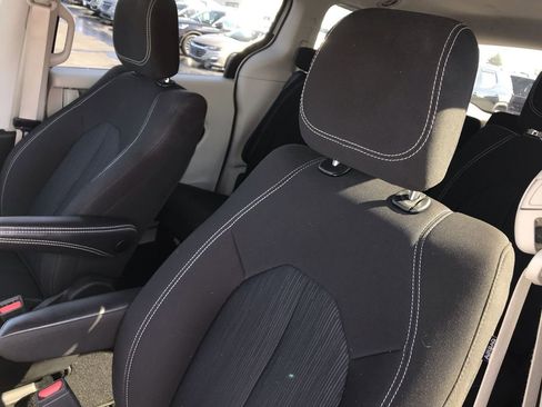 Used 2024 Chrysler Voyager LX FWD image 11