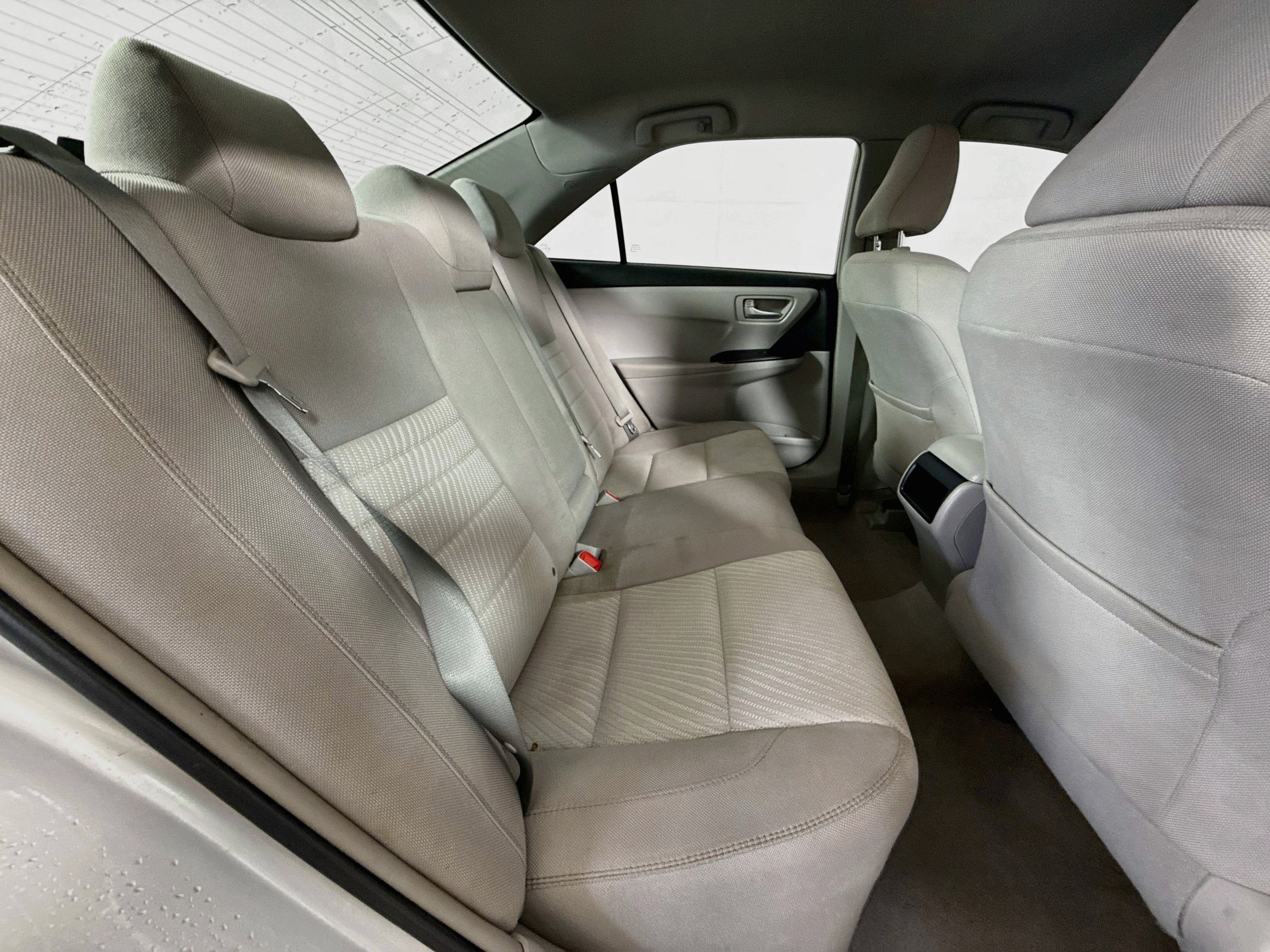 Used 2015 Toyota Camry LE FWD image 25