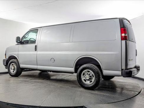 Used 2024 Chevrolet Express 2500 w/ Driver Convenience Package RWD image 6