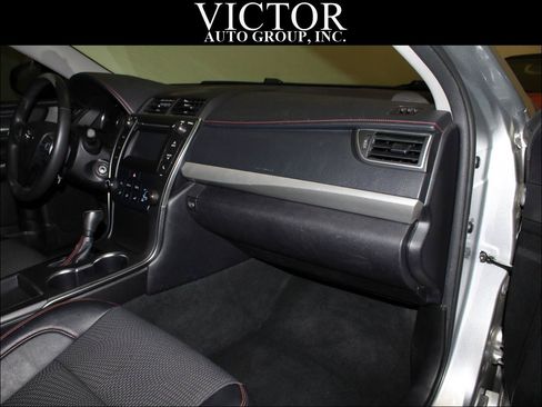 Used 2017 Toyota Camry SE FWD image 30