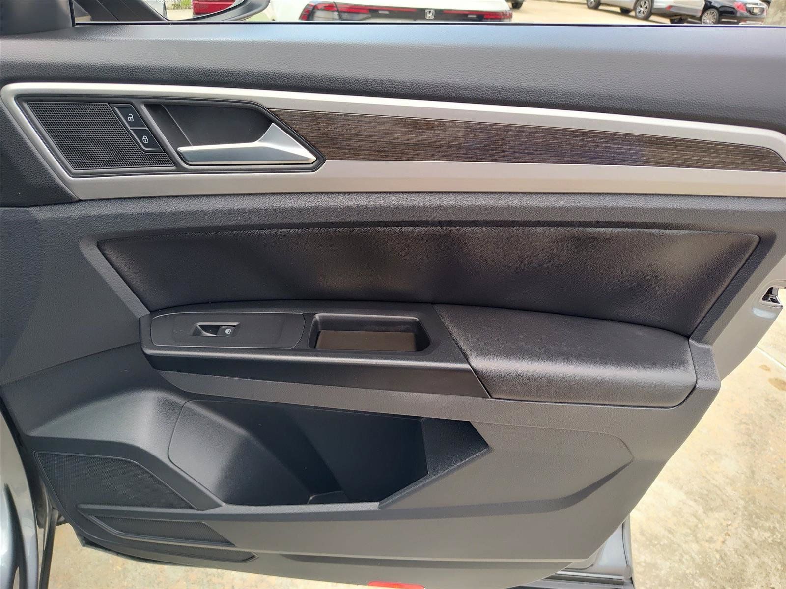Used 2020 Volkswagen Atlas SE w/ Towing Package FWD image 25