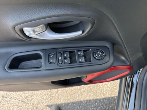 Used 2023 Jeep Renegade Trailhawk image 23