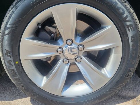 Used 2016 Dodge Charger SXT w/ Navigation & Travel Group RWD image 16