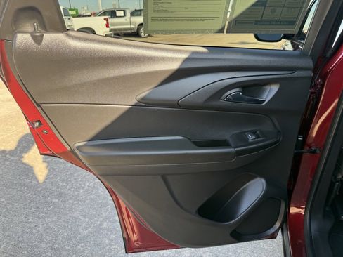 Used 2023 Chevrolet TrailBlazer RS w/ Convenience Package image 28