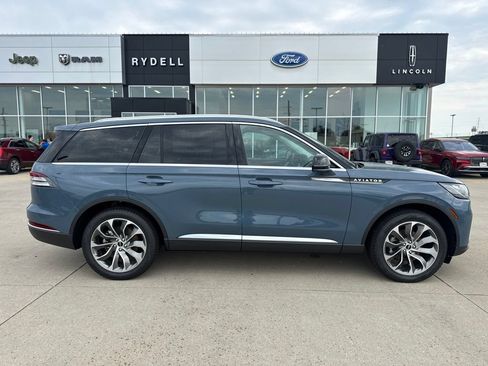 New 2026 Lincoln Aviator AWD image 2
