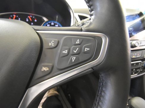 Used 2022 Chevrolet Equinox Premier AWD/4WD image 34