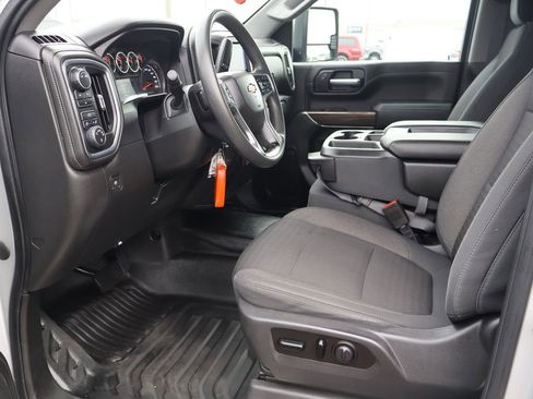 Used 2020 Chevrolet Silverado 3500 LT image 22