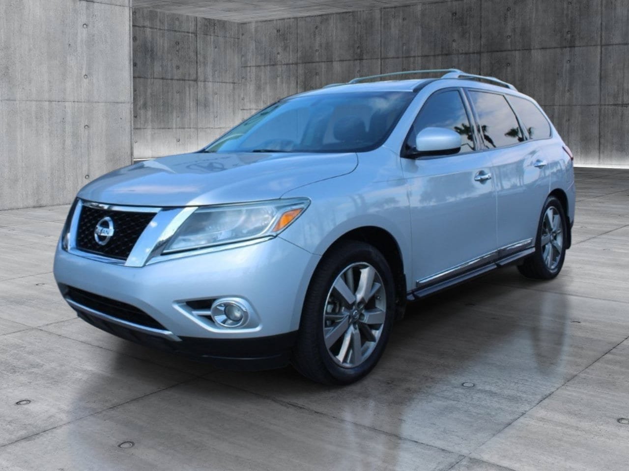 Used 2014 Nissan Pathfinder Platinum w/ Platinum Premium Package AWD/4WD image 11