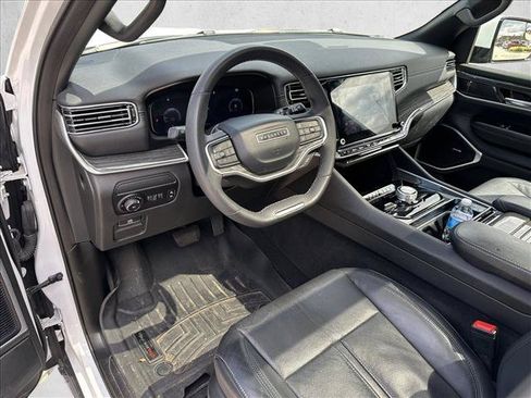 Used 2022 Jeep Wagoneer Series II w/ Premium Group I AWD/4WD image 10