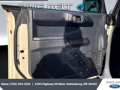 Used 2025 Ford Bronco Outer Banks image 17