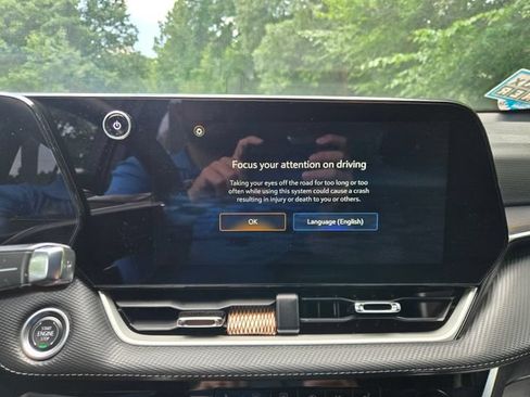 Used 2025 Chevrolet Equinox LT AWD/4WD image 21