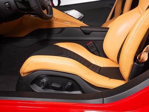Used 2024 Chevrolet Corvette Stingray Premium Cpe w/ Z51 Performance Package RWD image 23