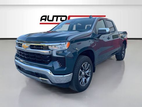 Used 2025 Chevrolet Silverado 1500 LT AWD/4WD image 3
