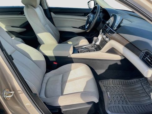 Used 2020 Honda Accord EX image 30