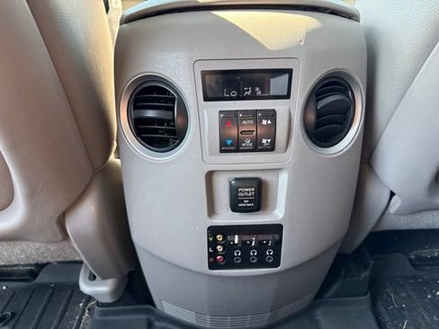 Used 2015 Honda Pilot Touring image 17
