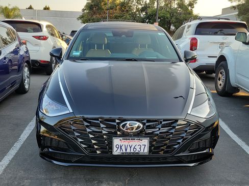 Used 2023 Hyundai Sonata Limited FWD image 2