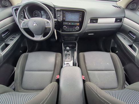 Used 2018 Mitsubishi Outlander ES AWD/4WD image 15