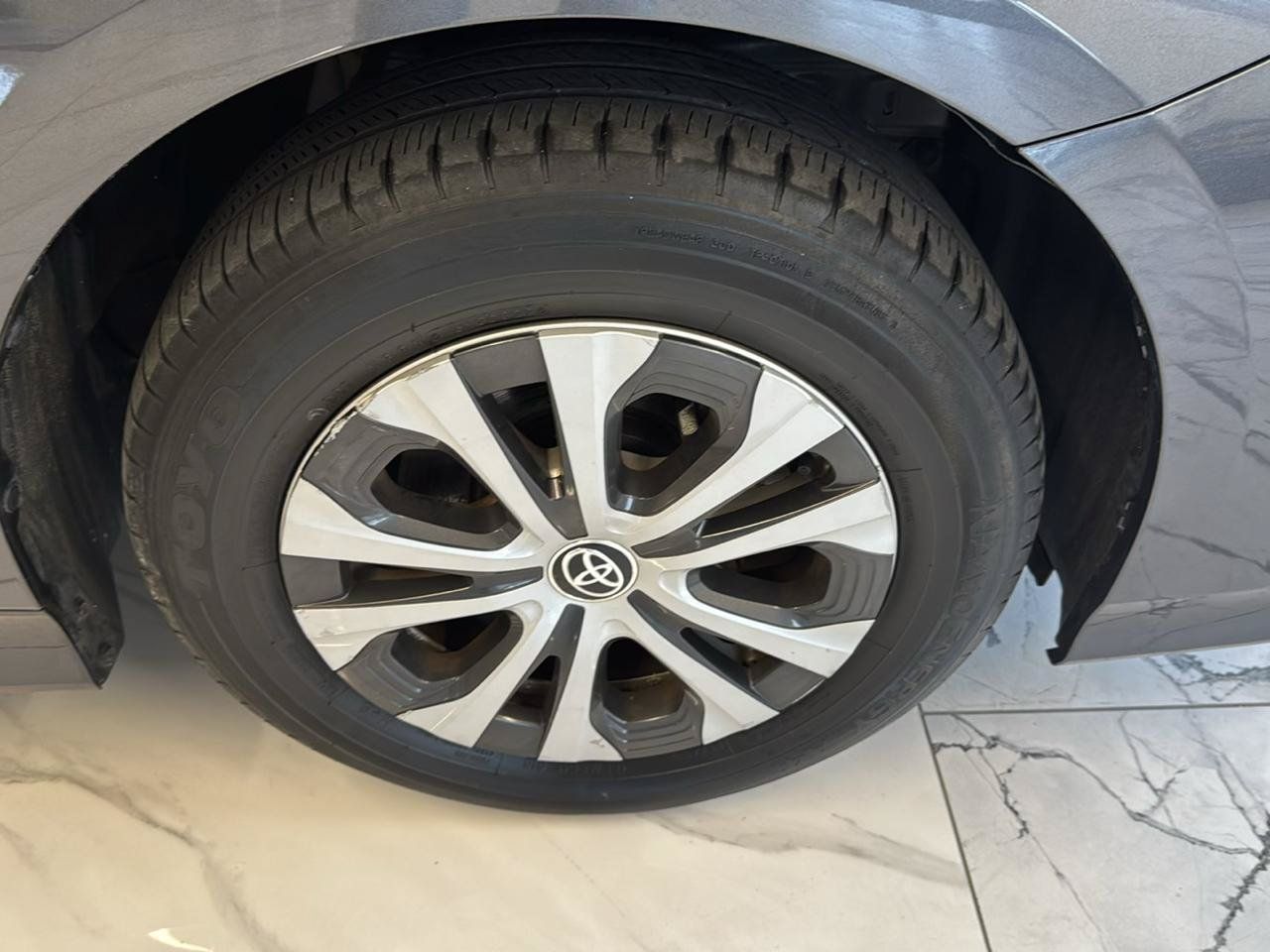 Used 2022 Toyota Prius Prime XLE FWD image 28