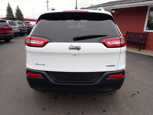Used 2014 Jeep Cherokee Latitude w/ Cold Weather Group AWD/4WD image 5