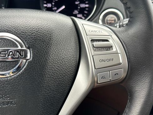 Used 2014 Nissan Rogue SL FWD image 29