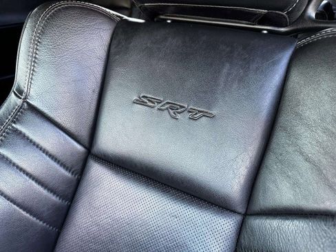 Used 2015 Dodge Challenger SRT image 23