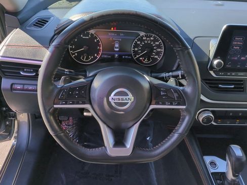 Certified 2022 Nissan Altima 2.5 SR image 11