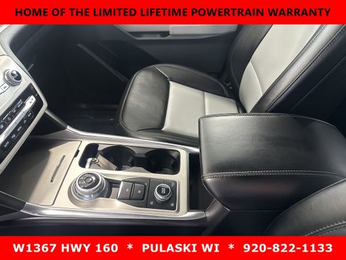 Used 2023 Ford Explorer XLT w/ Equipment Group 202A AWD/4WD image 13
