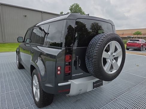 Used 2025 Land Rover Defender 110 S AWD/4WD image 4