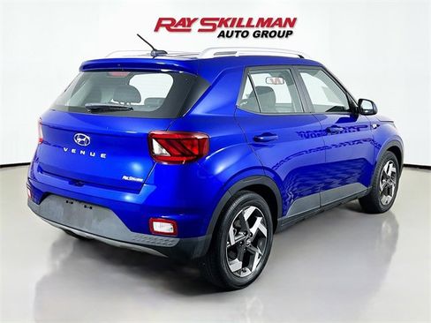 Used 2024 Hyundai Venue SEL image 7