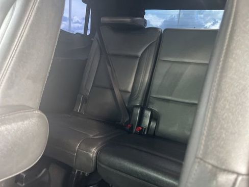 Used 2021 Chevrolet Tahoe Z71 w/ Rear Media and Nav Package image 28