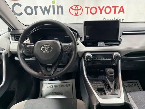 Used 2025 Toyota RAV4 XLE AWD/4WD image 21