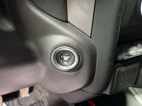 Used 2024 Chevrolet Silverado 1500 Custom image 32