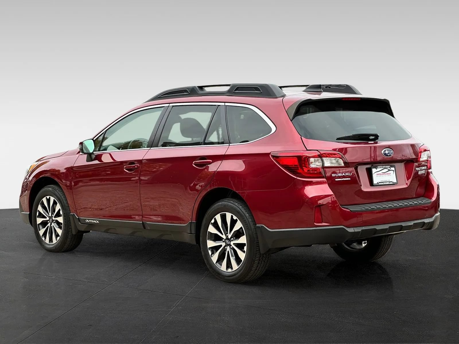 Used 2016 Subaru Outback 2.5i Limited AWD/4WD image 5