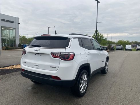 Used 2022 Jeep Compass Latitude AWD/4WD image 2