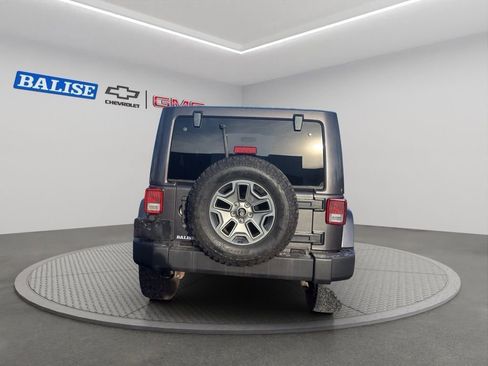 Used 2017 Jeep Wrangler Unlimited Rubicon w/ Cold Weather Group image 4