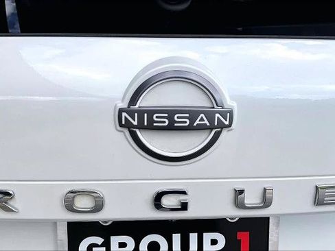 Certified 2023 Nissan Rogue SV FWD image 30