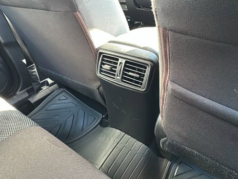 Used 2018 Nissan Rogue Sport SV image 25