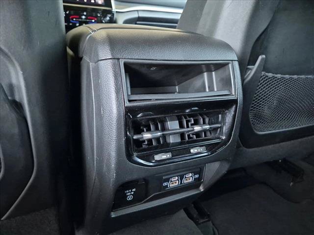 Used 2023 Jeep Grand Cherokee Altitude AWD/4WD image 17